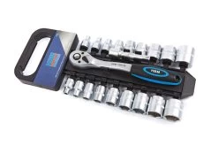 HBM 3/8" Professionele Ratel Inclusief 18 Doppen En Verlengstuk